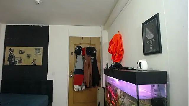 Snapshot of romeolovedark chatting on December 3, 2:14 am romeolovedark online show from December 3, 2:14 am