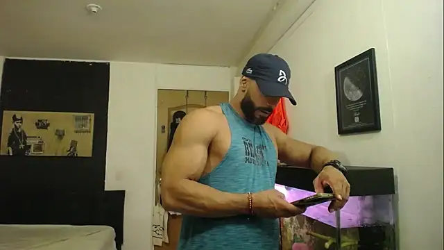 Snapshot of romeolovedark chatting on December 7, 11:45 pm romeolovedark online show from December 7, 11:45 pm