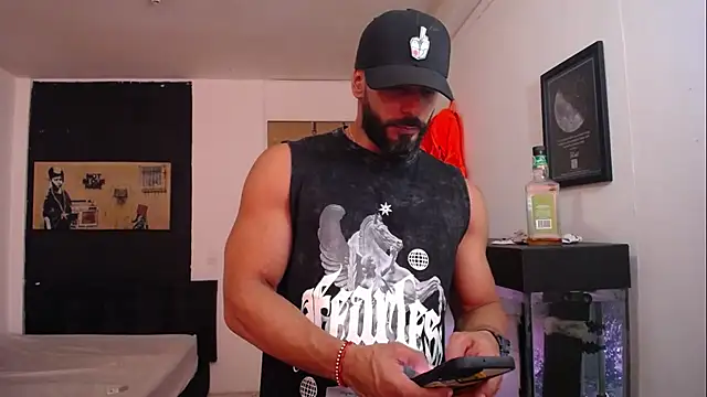 Snapshot of romeolovedark chatting on December 31, 9:39 pm romeolovedark online show from December 31, 9:39 pm