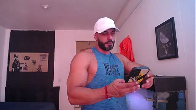 Snapshot of romeolovedark chatting on January 8, 9:23 pm romeolovedark online show from January 8, 9:23 pm