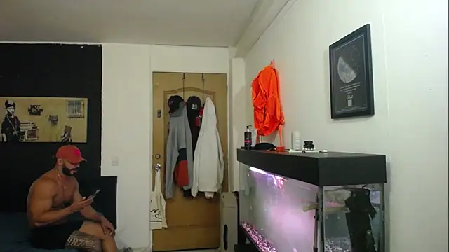 Snapshot of romeolovedark chatting on January 11, 1:27 am romeolovedark online show from January 11, 1:27 am