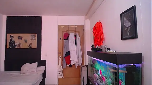 Snapshot of romeolovedark chatting on January 24, 3:45 pm romeolovedark online show from January 24, 3:45 pm