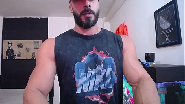 Snapshot of romeolovedark chatting on January 24, 10:30 pm romeolovedark online show from January 24, 10:30 pm