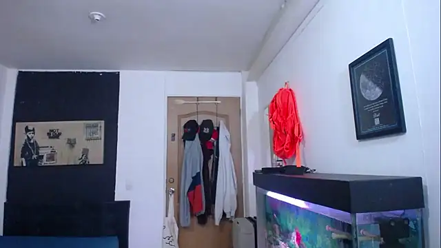 Snapshot of romeolovedark chatting on January 31, 1:11 am romeolovedark online show from January 31, 1:11 am