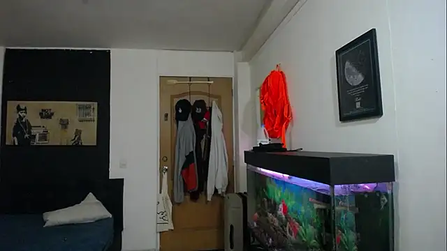 Snapshot of romeolovedark chatting on February 2, 5:10 am romeolovedark online show from February 2, 5:10 am