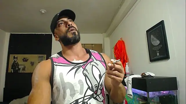 Snapshot of romeolovedark chatting on February 2, 10:24 am romeolovedark online show from February 2, 10:24 am