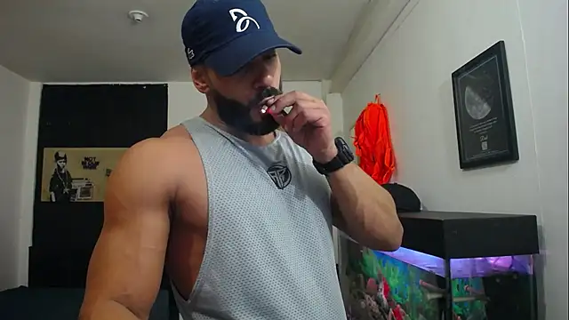 Snapshot of romeolovedark chatting on February 7, 6:24 am romeolovedark online show from February 7, 6:24 am