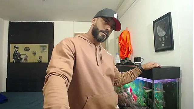 Snapshot of romeolovedark chatting on February 10, 2:19 am romeolovedark online show from February 10, 2:19 am