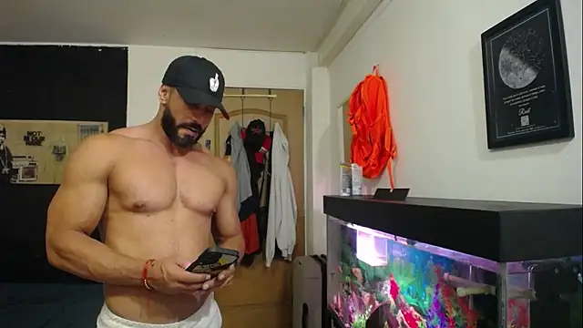 Snapshot of romeolovedark chatting on February 11, 5:26 am romeolovedark online show from February 11, 5:26 am