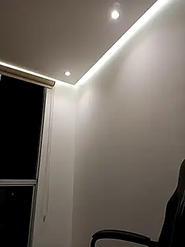 Snapshot of romeolovedark chatting on March 12, 4:30 am romeolovedark online show from March 12, 4:30 am