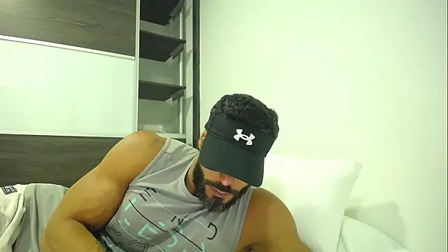 Snapshot of romeolovedark chatting on March 12, 11:33 pm romeolovedark online show from March 12, 11:33 pm