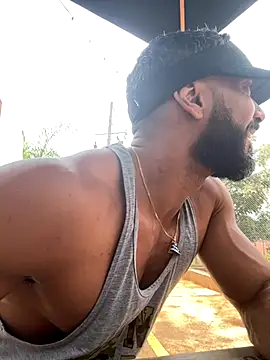 Snapshot of romeolovedark chatting on October 6, 5:43 pm romeolovedark online show from October 6, 5:43 pm