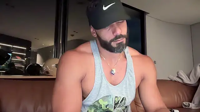 Snapshot of romeolovedark chatting on October 7, 5:48 am romeolovedark online show from October 7, 5:48 am