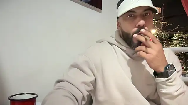 Snapshot of romeolovedark chatting on October 15, 4:34 am romeolovedark online show from October 15, 4:34 am