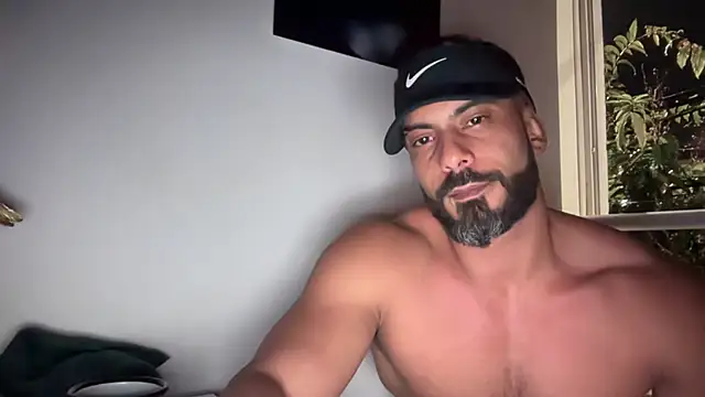 Snapshot of romeolovedark chatting on October 16, 4:46 am romeolovedark online show from October 16, 4:46 am