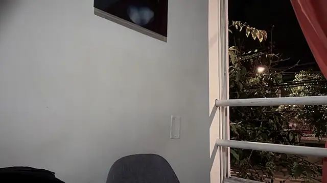 Snapshot of romeolovedark chatting on October 22, 7:52 am romeolovedark online show from October 22, 7:52 am