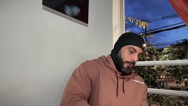 Snapshot of romeolovedark chatting on October 26, 10:58 pm romeolovedark online show from October 26, 10:58 pm