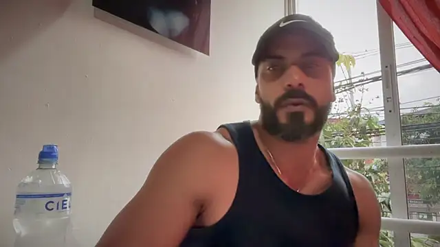 Snapshot of romeolovedark chatting on October 28, 10:23 pm romeolovedark online show from October 28, 10:23 pm