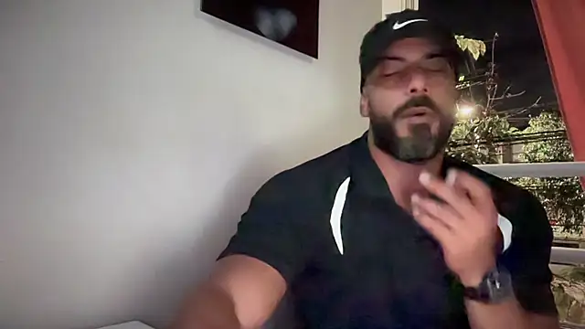 romeolovedark online show from November 18, 7:57 am