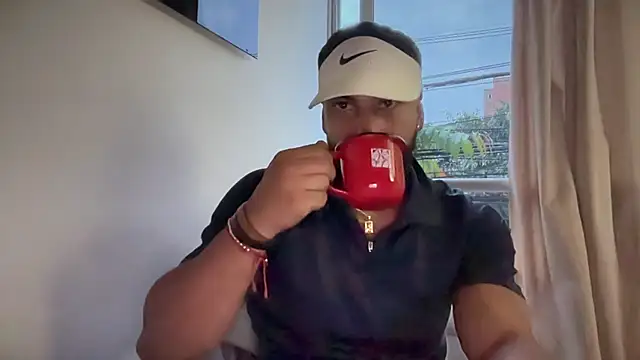 romeolovedark online show from February 15, 11:19 am