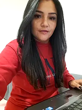 laura dirtyhot online show from December 12, 8:53 pm