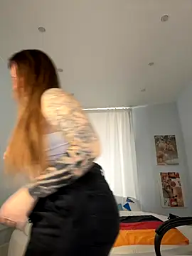 Snapshot of IvyHoney chatting on September 24, 8:39 am IvyHoney online show from September 24, 8:39 am