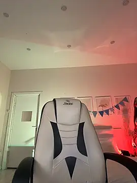 Snapshot of IvyHoney chatting on September 27, 7:57 am IvyHoney online show from September 27, 7:57 am