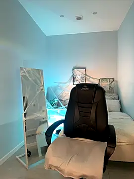 Snapshot of IvyHoney chatting on October 23, 11:31 am IvyHoney online show from October 23, 11:31 am