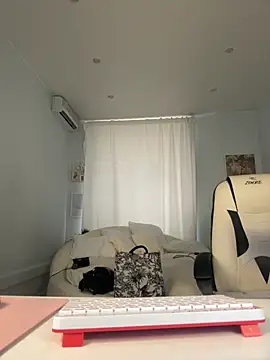 Snapshot of IvyHoney chatting on October 29, 9:33 am IvyHoney online show from October 29, 9:33 am