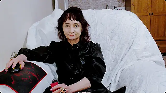 AnnieEltgant online show from January 15, 2:24 pm