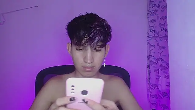 littlextreme online show from February 14, 6:23 am