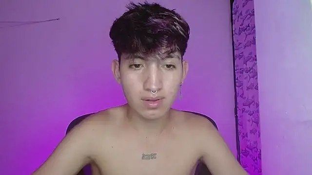 littlextreme online show from February 21, 4:18 am