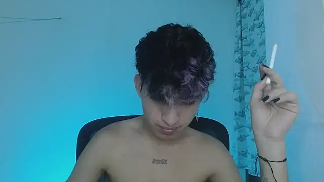 littlextreme online show from February 25, 2:25 am