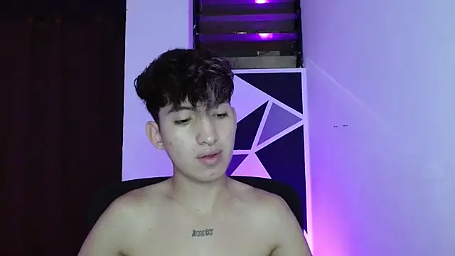 littlextreme online show from March 16, 1:38 am