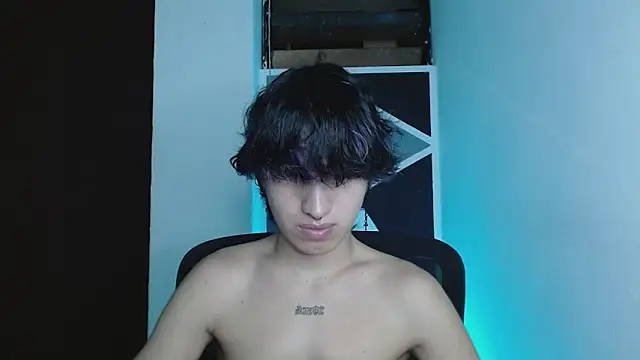 littlextreme online show from March 8, 2:37 am