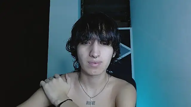 littlextreme online show from May 18, 4:18 am