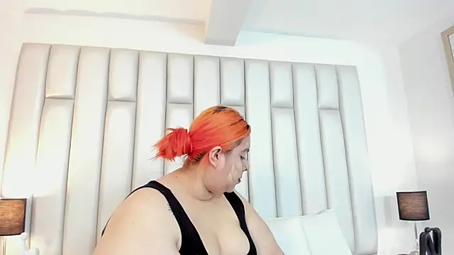 aandreaperez online show from October 7, 11:40 am