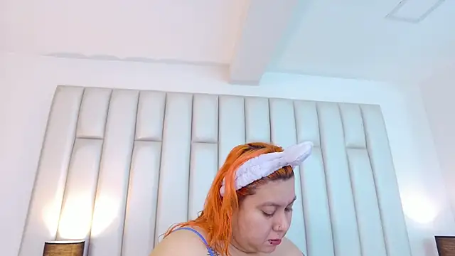 aandreaperez online show from November 28, 11:57 am