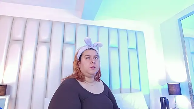 Snapshot of aandreaperez chatting on February 13, 11:39 am aandreaperez online show from February 13, 11:39 am