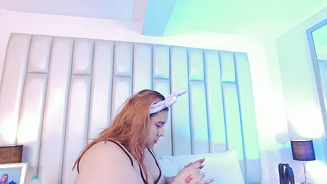 Snapshot of aandreaperez chatting on February 14, 12:13 pm aandreaperez online show from February 14, 12:13 pm