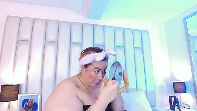 Snapshot of aandreaperez chatting on February 19, 11:39 am aandreaperez online show from February 19, 11:39 am