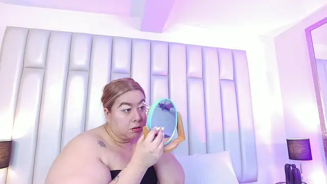 Snapshot of aandreaperez chatting on March 19, 11:47 am aandreaperez online show from March 19, 11:47 am