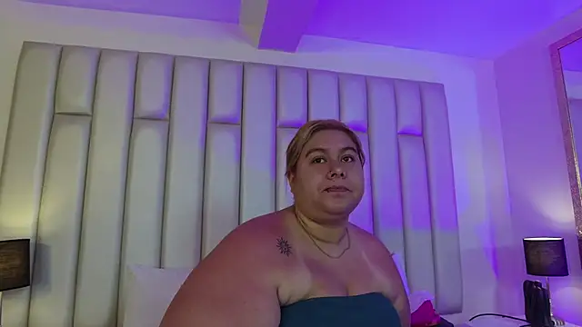 Snapshot of aandreaperez chatting on March 24, 11:37 am aandreaperez online show from March 24, 11:37 am