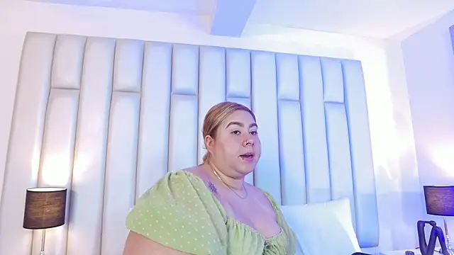 Snapshot of aandreaperez chatting on March 30, 11:44 am aandreaperez online show from March 30, 11:44 am