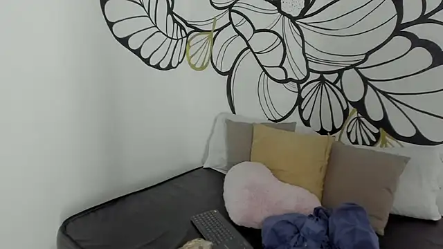 EmilySumer online show from May 10, 3:12 am