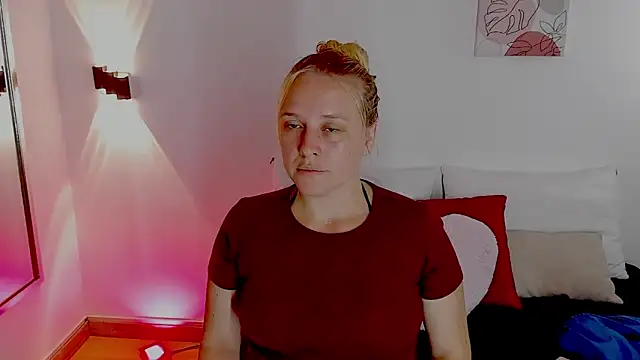 EmilySumer online show from May 15, 10:17 pm