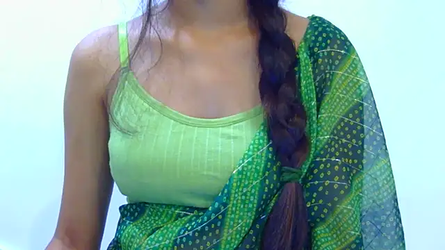 Snapshot of doll_sawra chatting on January 8, 11:54 am doll sawra online show from January 8, 11:54 am