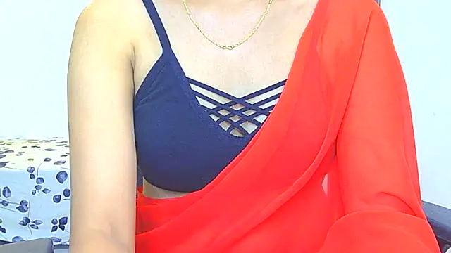 Snapshot of doll_sawra chatting on February 9, 6:37 pm doll sawra online show from February 9, 6:37 pm