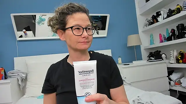 Snapshot of izzy-mendosa chatting on March 9, 7:05 pm izzy-mendosa online show from March 9, 7:05 pm