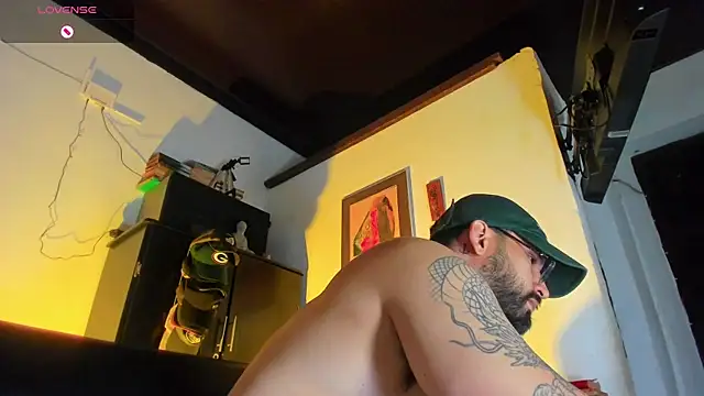 CamiloGray  online show from October 11, 1:42 pm